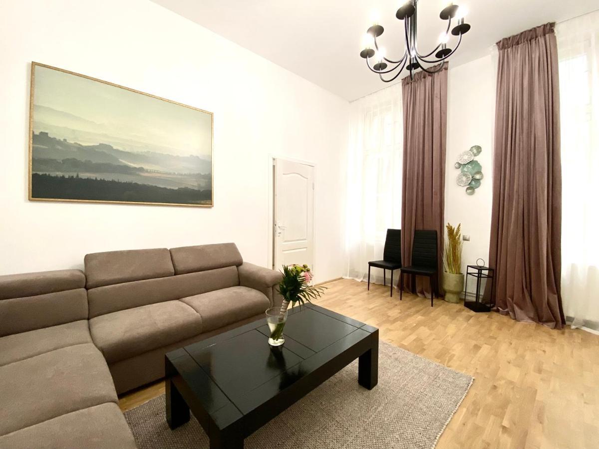 Apartment Republique Family